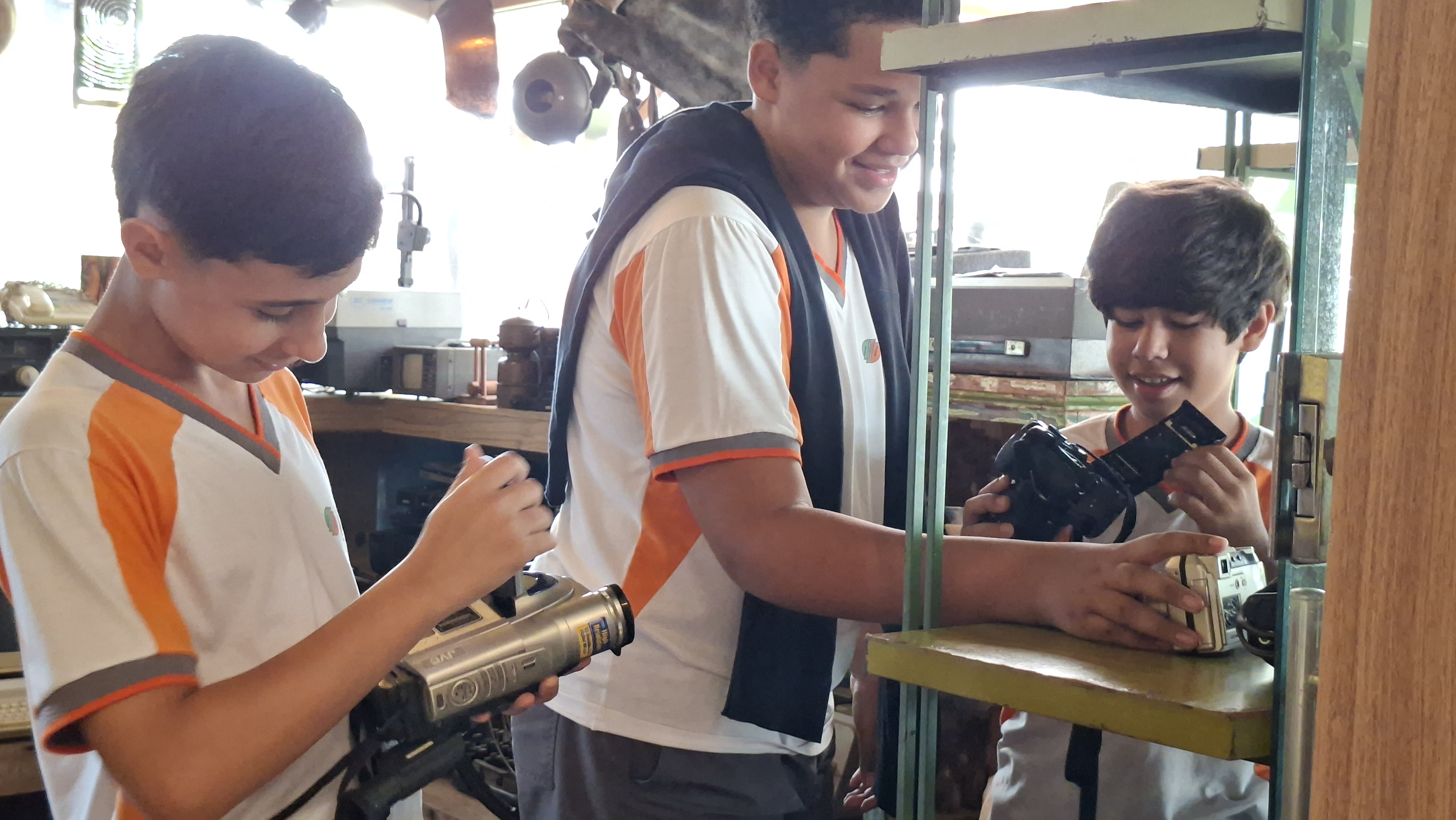 Conexão IASC: Como a Visita à Fábrica Geovanna Fortalece a Aprendizagem pela BNCC